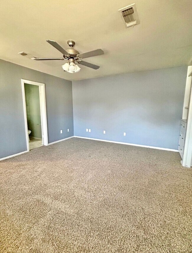 Building Photo - 3 bed 1 bath now available in the heart of Lubbock