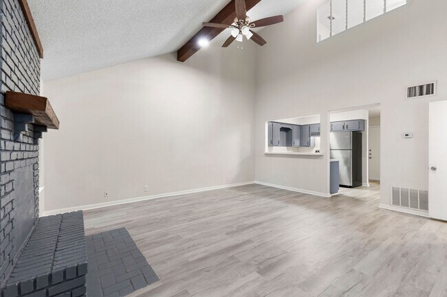 Building Photo - 1205 W Texas St