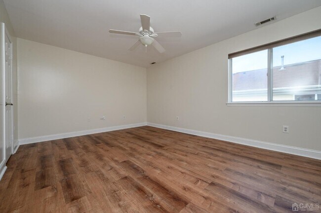Building Photo - 2902 Madaline Dr