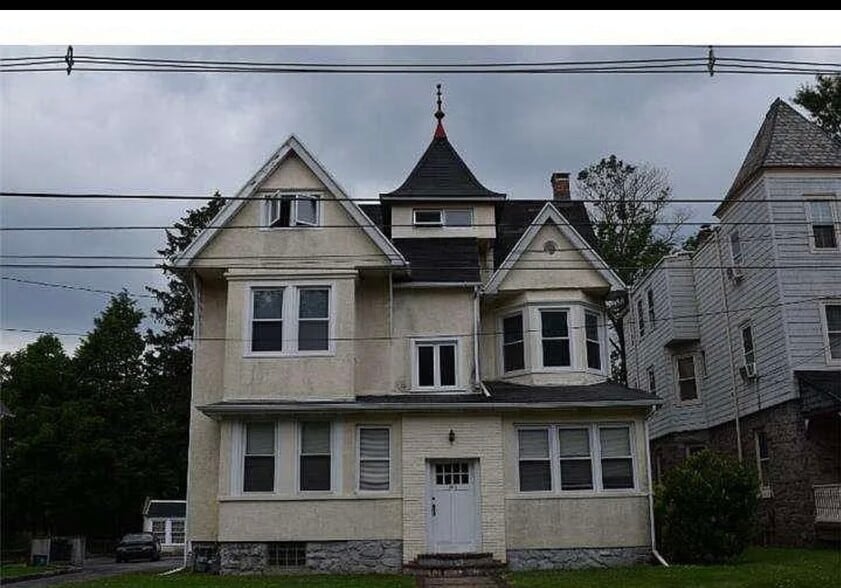 Building Photo - 220 Owen Ave