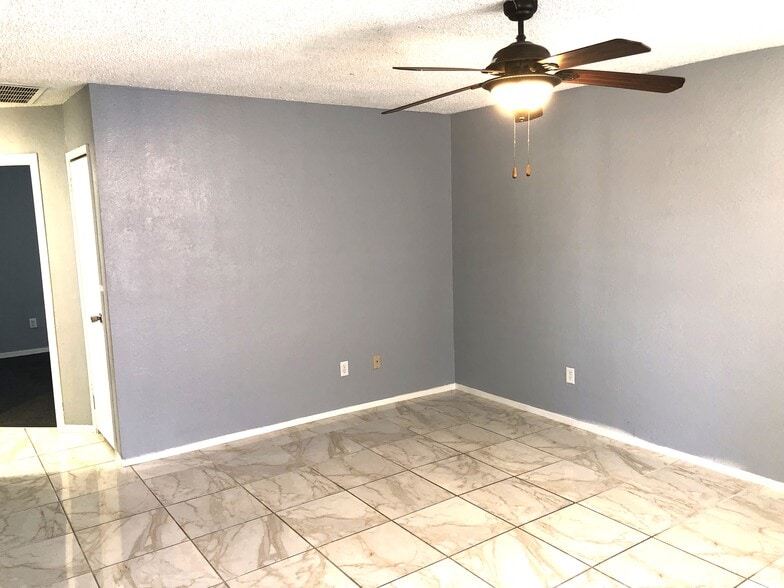 Building Photo - 1341 Oahu St