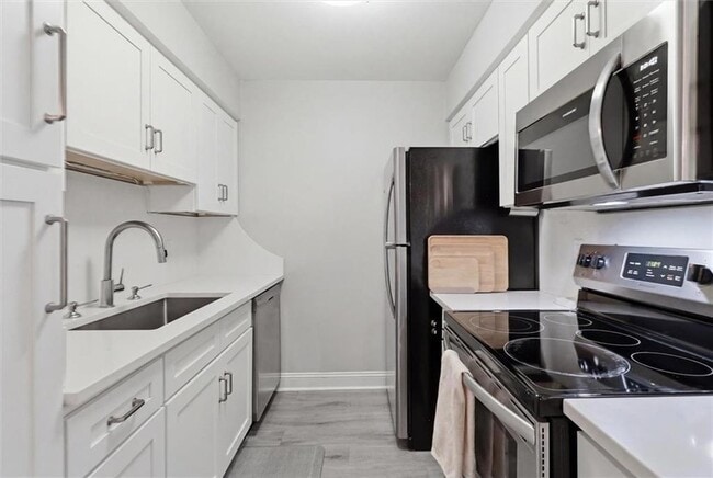 Building Photo - 4932 Bienville St