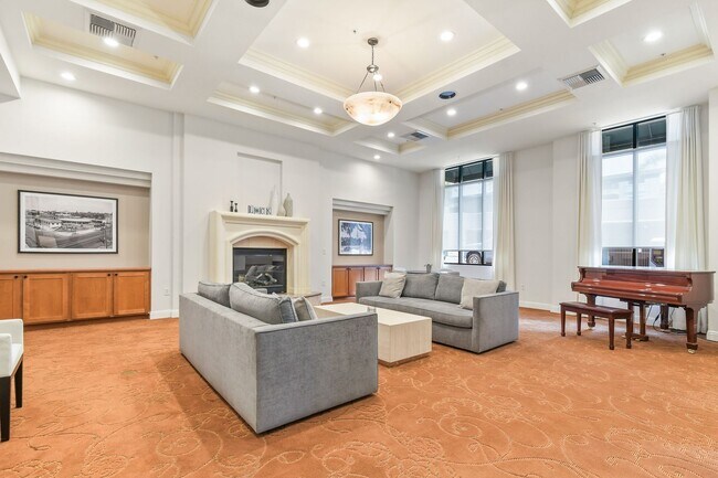 Building Photo - Penthouse 1BR + Loft w/ Bonus Room | 2 Baths | Laundry | 2 Parking | Walk to Balboa Park