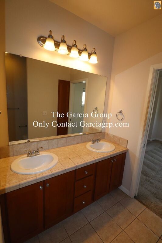 Building Photo - 10377 SW Ridgepath Ln