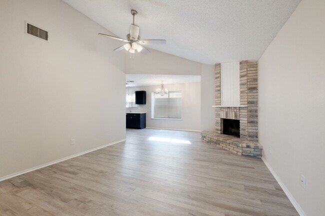 Building Photo - 629 Fern Meadow Dr