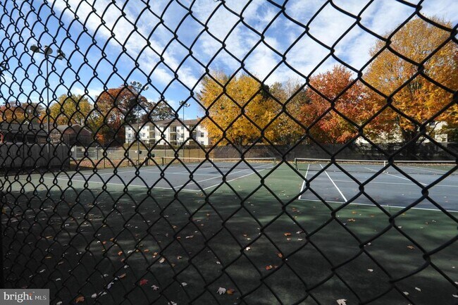 Building Photo - 5900 Surrey Hill Pl