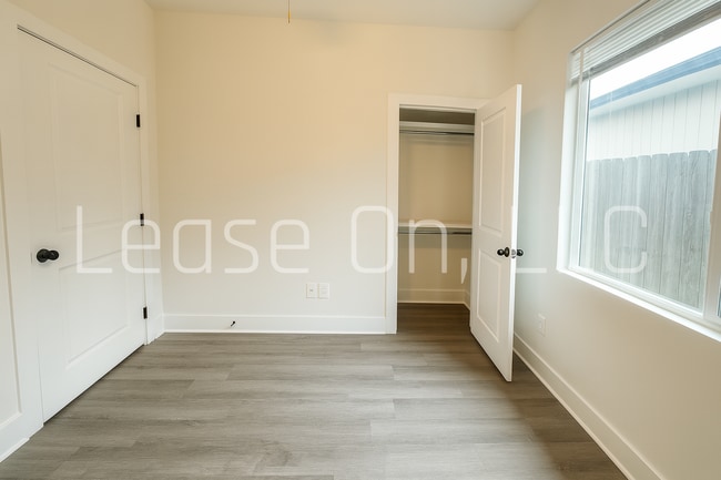 Building Photo - Spacious 3 Bedroom Home in Chalet Ridge with Large Yard