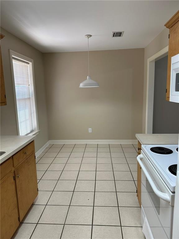 Building Photo - 231 Lakeview Dr