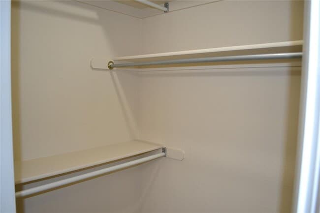 Building Photo - 204 Pinafore Dr