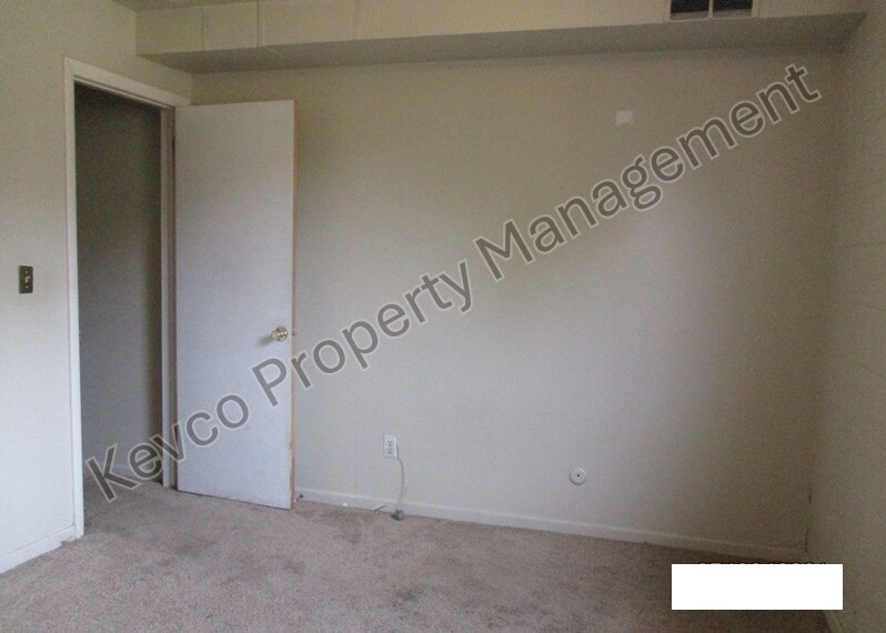 Building Photo - 2801 Stanford Rd