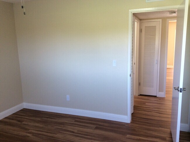 Building Photo - 1525 Atlanta Ct