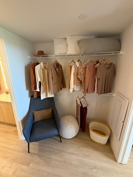 Building Photo - 342 NE 35th St