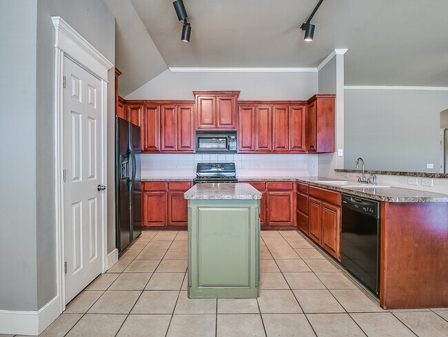 Building Photo - Beautiful 4 + Bedroom Home in Settlers Cro...