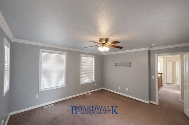 Building Photo - Quiet Riverton 3 Bed Home – Garage & Yard