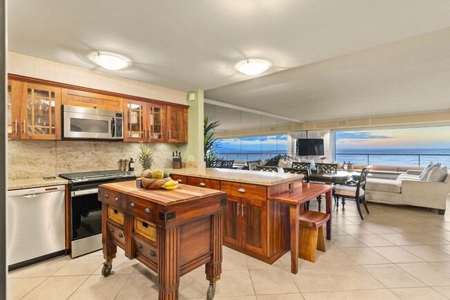 Building Photo - Hale Kaimana: Oceanfront Elegance w/ Beach...