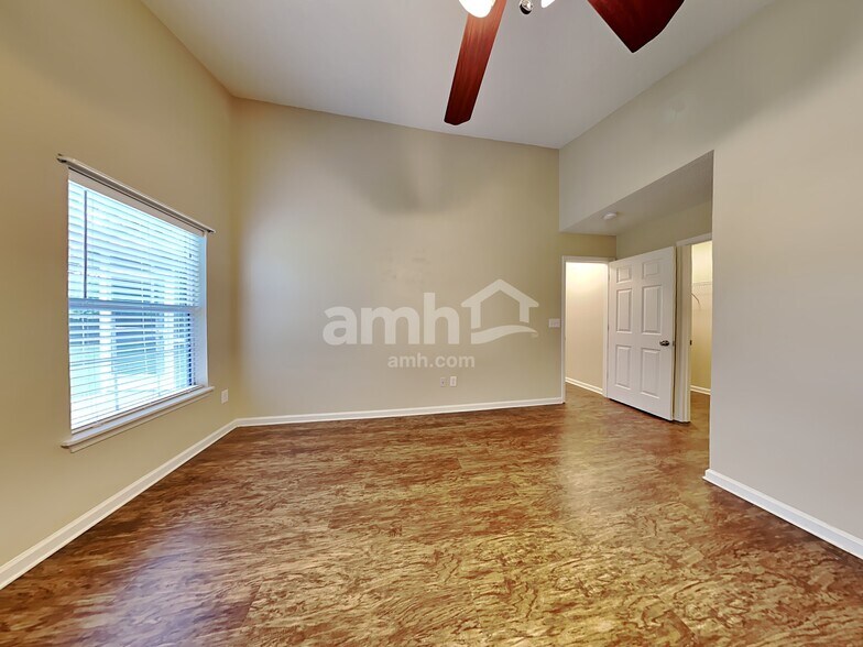 Building Photo - 108 Elbow Cir