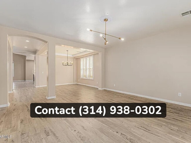 Building Photo - 6705 S 40th Ave