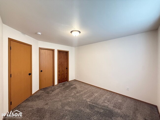 Building Photo - 810 Fremont St