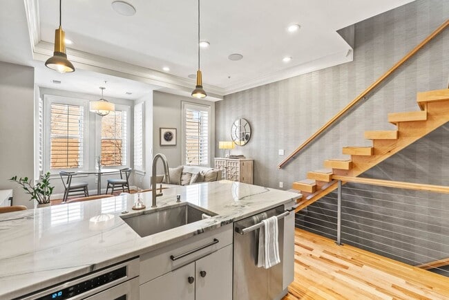 Building Photo - Logan Circle Condo