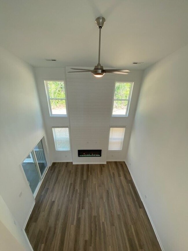 Building Photo - Brand new 3 bedroom 2.5 bath home in Leland