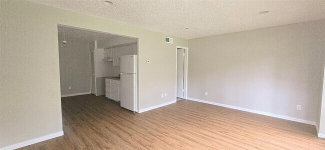 Building Photo - 12900 Walden Rd