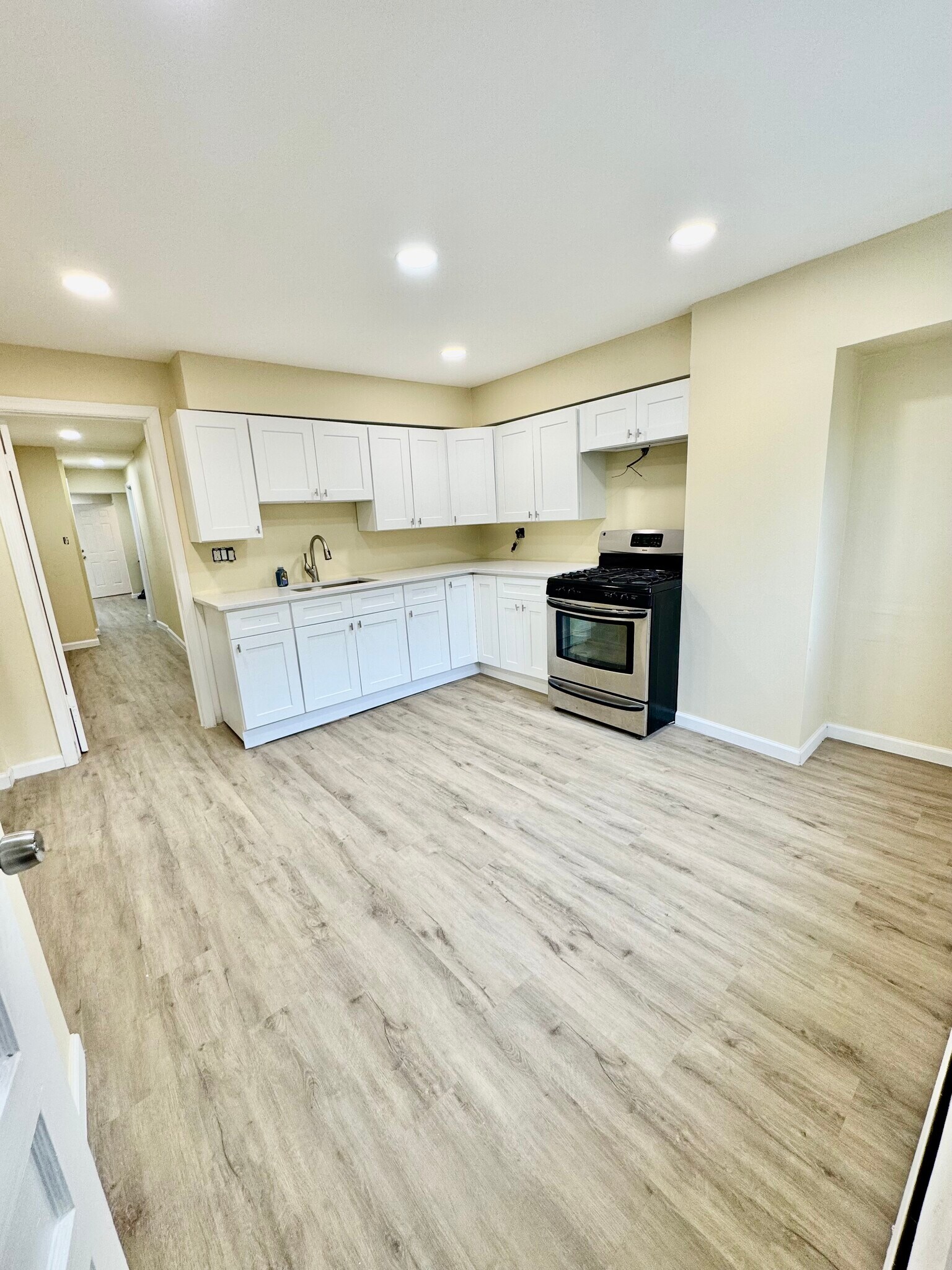 Kitchen - 76 Greenville Ave