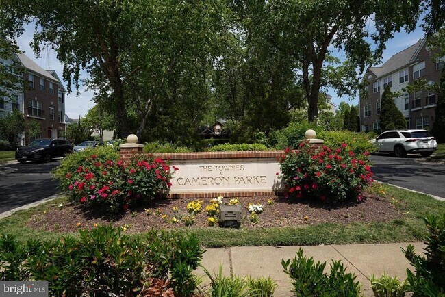 Building Photo - 113 Lake Cook Dr