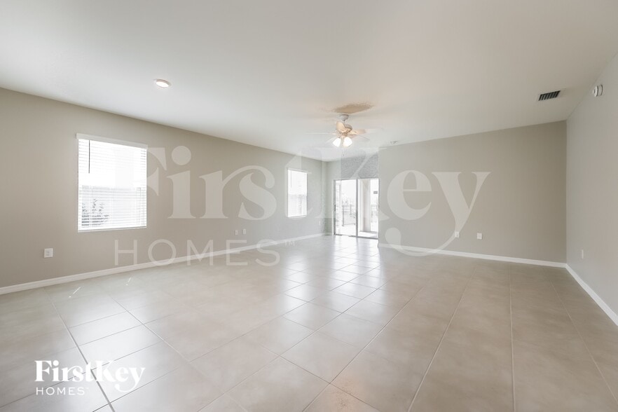Building Photo - 27993 Arrowhead Cir