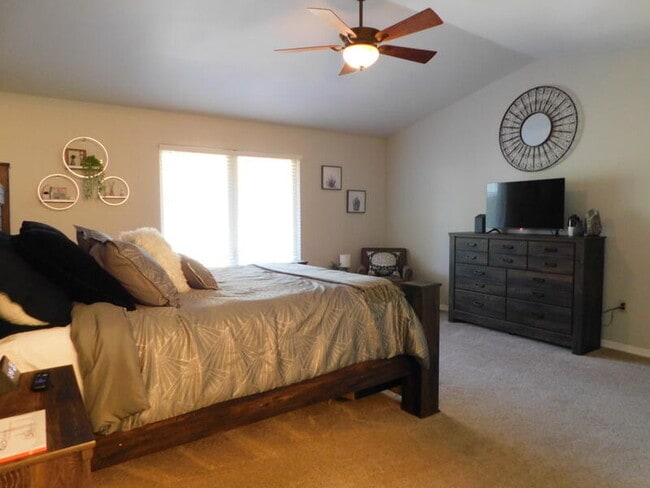 Building Photo - 939 Ridgewood Way