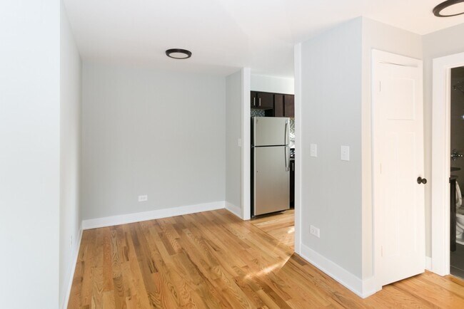 Building Photo - 699 Elm Pl