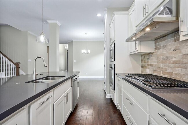 Building Photo - 286 Dayridge Dr