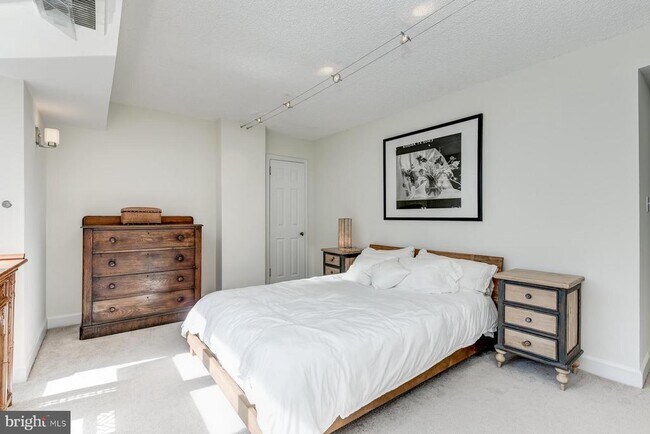 Building Photo - 1080 Wisconsin Ave NW