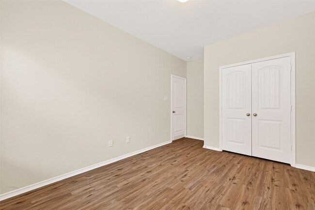 Building Photo - 2754 Little Caney Way
