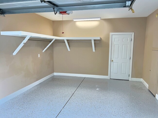 Building Photo - 6500 Colonial Dr