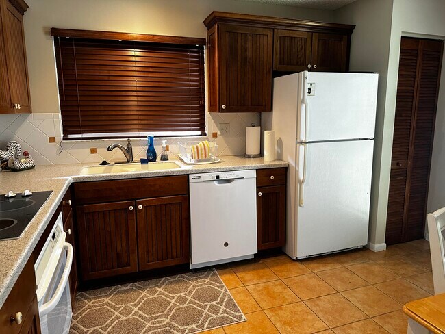 Building Photo - 2543 Bedford Mews Dr