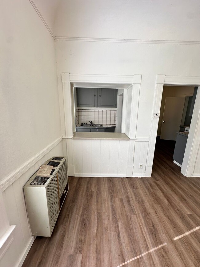 Building Photo - Reserve Now for June 2026! Great House in Downtown Chico