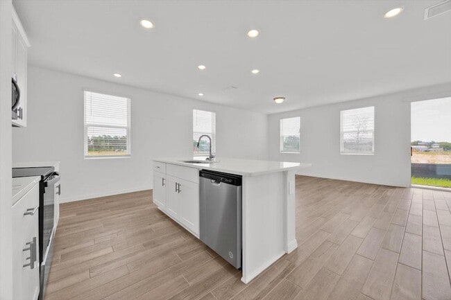 Building Photo - 16475 Happy Eagle Dr