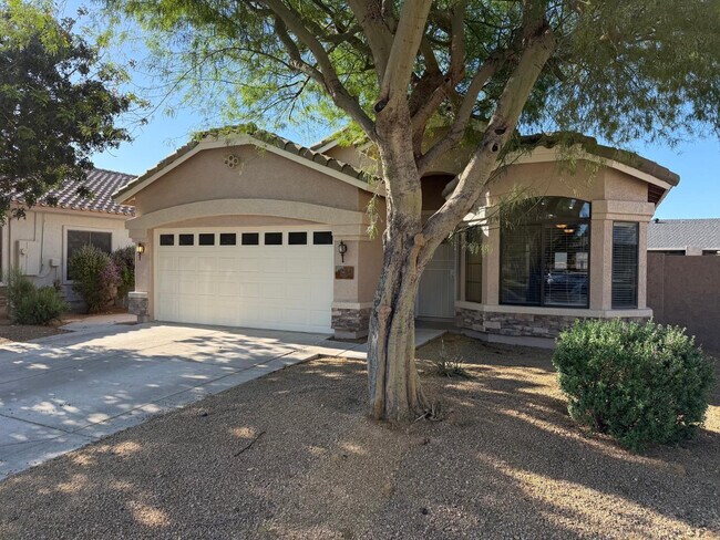 Building Photo - 5233 E Carmel Ave