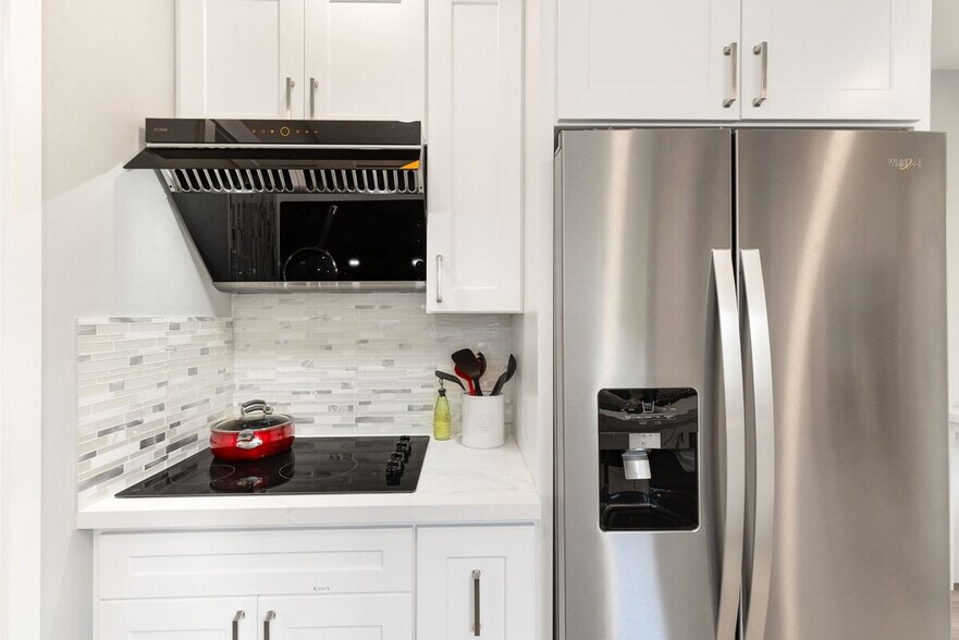 Building Photo - 4042 1st Ave NE