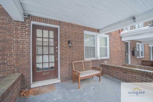 Building Photo - 213 E 33rd St