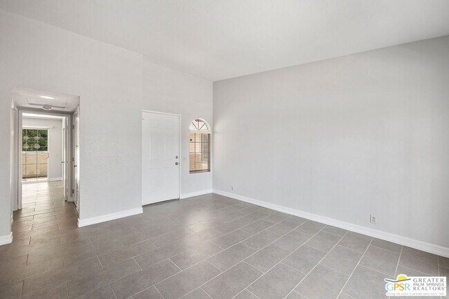 Building Photo - 505 S Farrell Dr