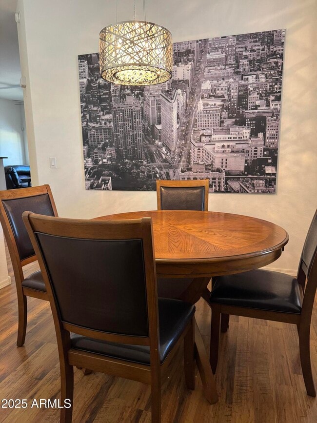 Building Photo - 2725 E Mine Creek Rd