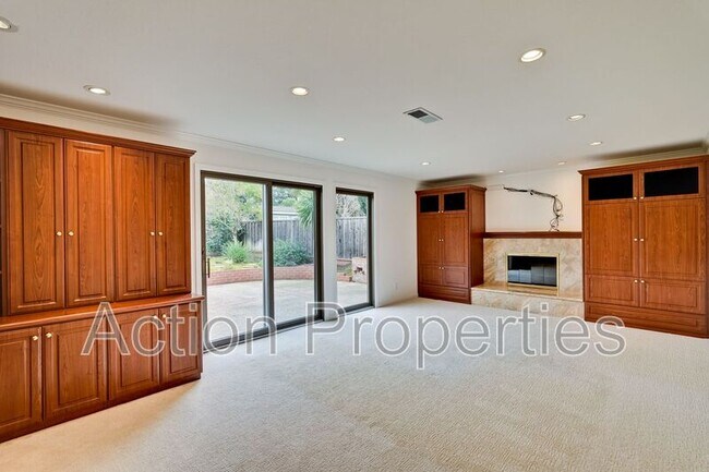 Building Photo - 2685 Yorkton Dr