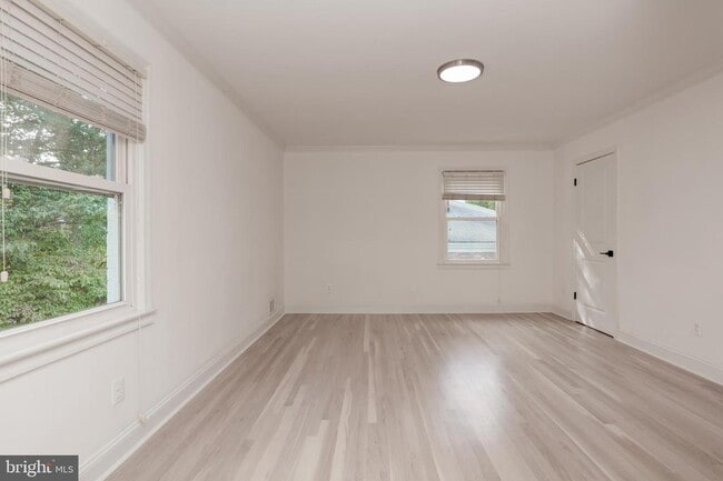 Building Photo - 3858 N Tazewell St