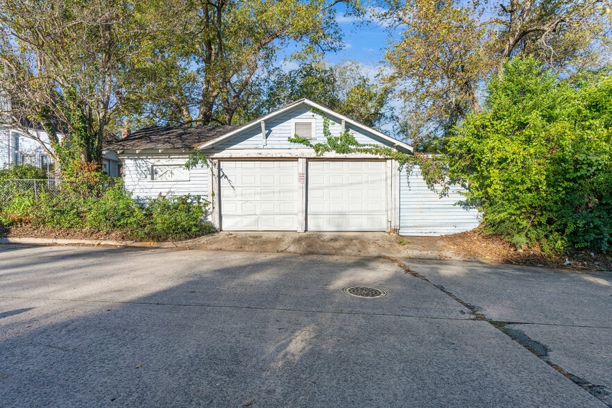 Detached Garage - 2511 Napier Ave