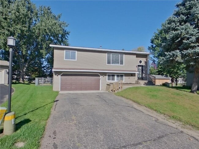 Primary Photo - 3120 Teal Ct