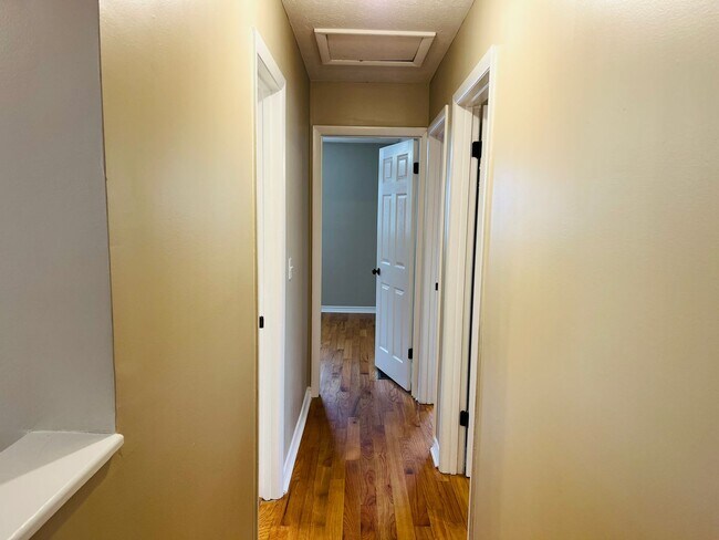 Building Photo - Charming 3-bedroom, 1.5-bath brick ranch situated on a large private lot in Carrollton! Must see!