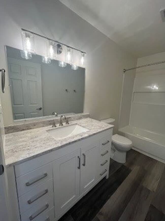 Building Photo - Spring of 2026 ONLY $1300 for Newly Renovated 1 bedroom in a 4 Bedroom Apartment in Downtown Blac...