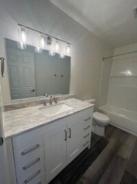 Building Photo - $1180 for Newly Renovated 1 bedroom in a 4...
