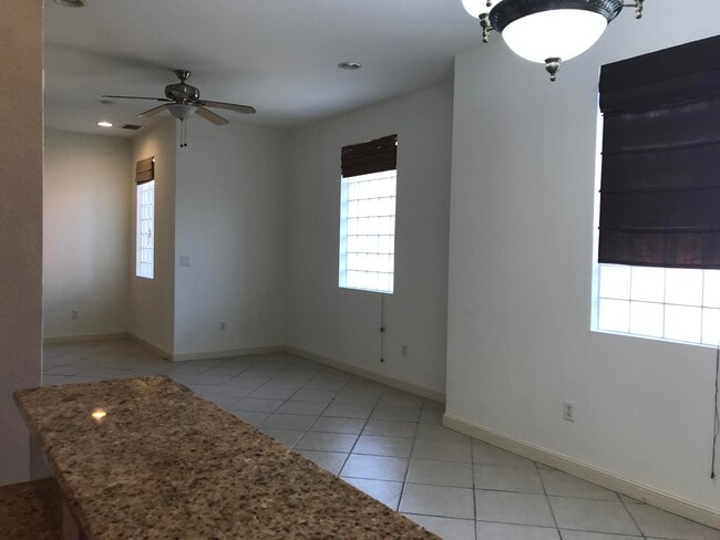 Building Photo - 990 Millbrae Ct